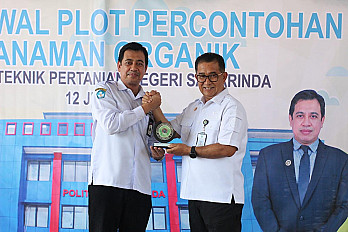                                          Politani Samarinda Helds Harvest Together with the Acting Governor of East Kalimantan, Hamka: In the future, he will develop agrotourism
                                         