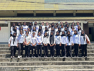                                          Politani Samarinda Sambut Mahasiswa Baru Penerima Beasiswa SDMPKS 2025
                                         