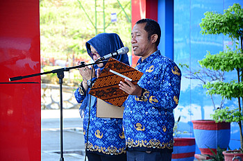                                          Politani Samarinda Gelar Upacara Hari Kesaktian Pancasila 2025 dan Penyerahan SK Pegawai
                                         