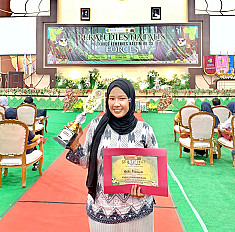                                          Mahasiswi Politani Samarinda Raih Juara 2 Video Edukasi Bertema “FORCES”, Wujud Nyata Kampus Berdampak
                                         