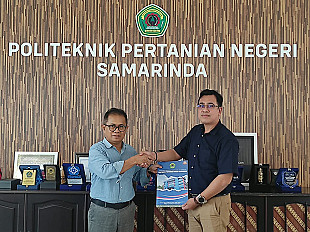                                          Serah Terima Jabatan Direktur Politani Samarinda, Hamka Kepada Dr. Heriad Daud Salusu, Tandai Keberlanjutan Kepemimpinan Periode 2026–2030
                                         